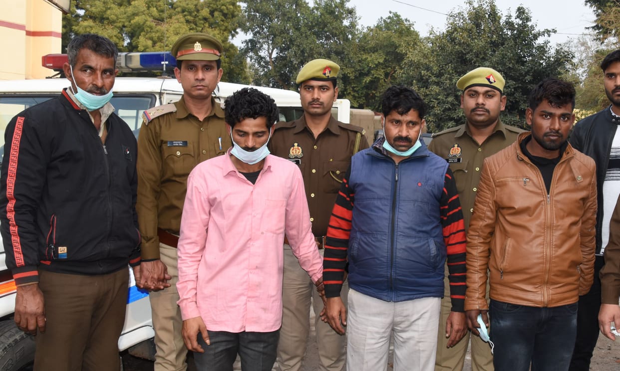 Kannauj gang had committed Theft of 20 lakhs in the temple, four including the kingpin were arrested