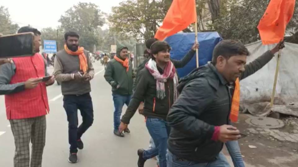Hindu Mahasabha activists torn posters of Pathan Movie announced not allow to be released in theaters in Agra