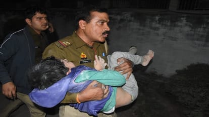 Lucknow Building Alaya Apartment accident Screams kept echoing from the debris Relatives kept crying outside