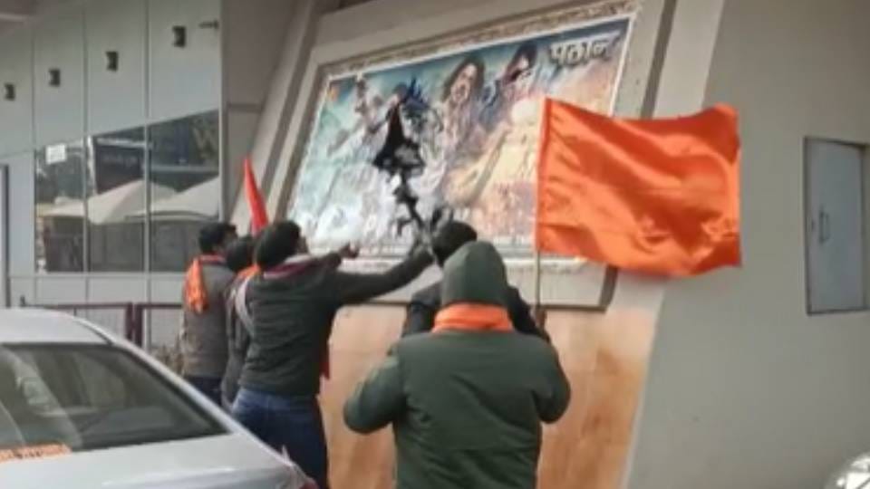Hindu Mahasabha activists torn posters of Pathan Movie announced not allow to be released in theaters in Agra