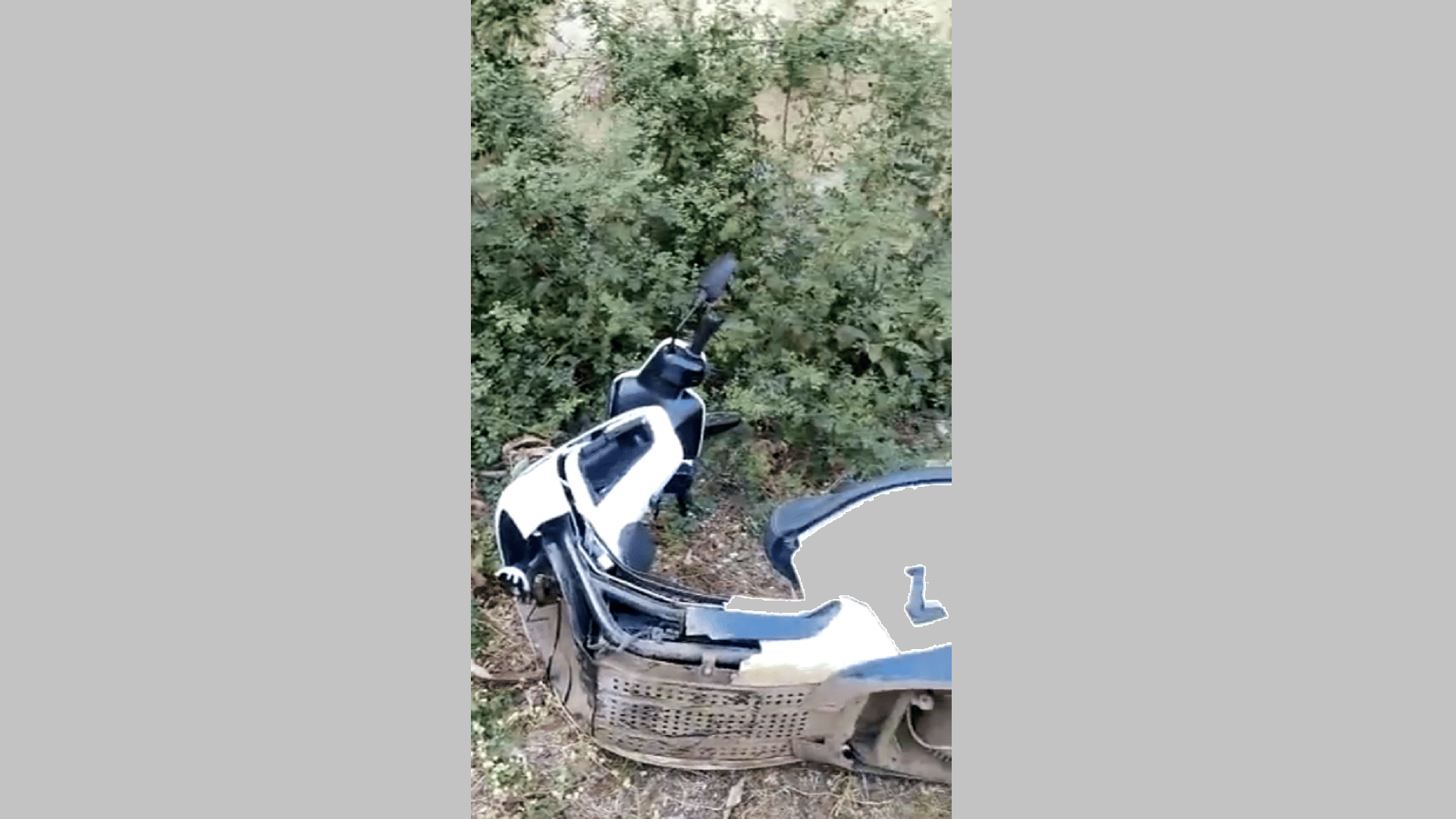 Ola S1 front suspension breaks rider suffers serious injuries ola electric scooter complaints ola s1 problems