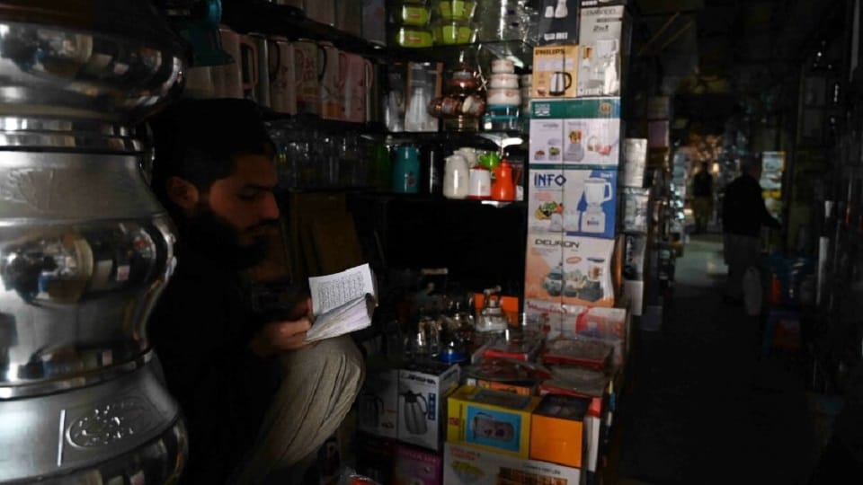 Pakistan Power Outage: Pak Battling 12-Hour Electricity Cut, Govt Offices to Shut For Three Days, See Photos