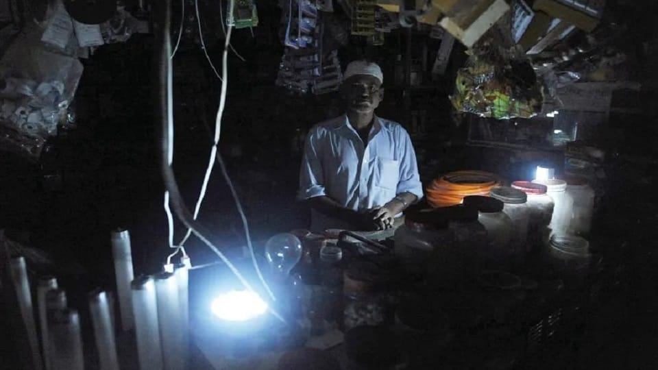 Pakistan Power Outage: Pak Battling 12-Hour Electricity Cut, Govt Offices to Shut For Three Days, See Photos