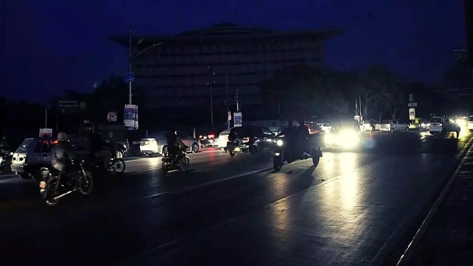 Pakistan Power Outage: Pak Battling 12-Hour Electricity Cut, Govt Offices to Shut For Three Days, See Photos