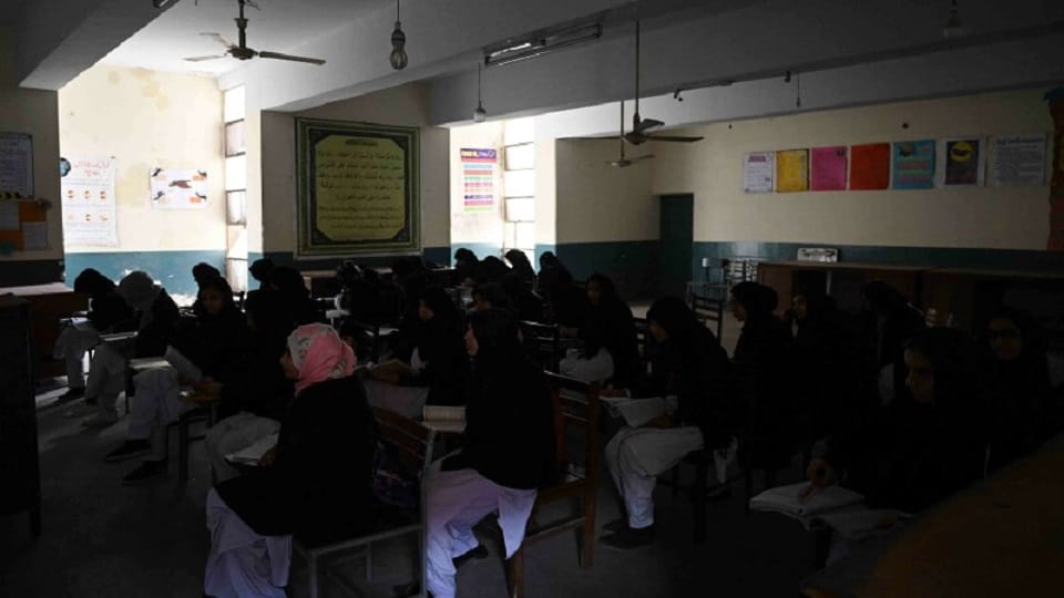 Pakistan Power Outage: Pak Battling 12-Hour Electricity Cut, Govt Offices to Shut For Three Days, See Photos