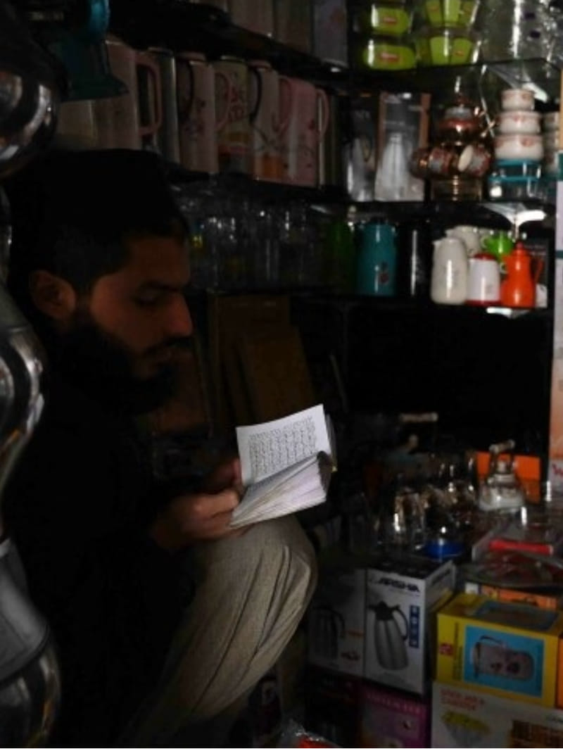 Electricity failure in more than 40 villages of Madrak for 24 hours