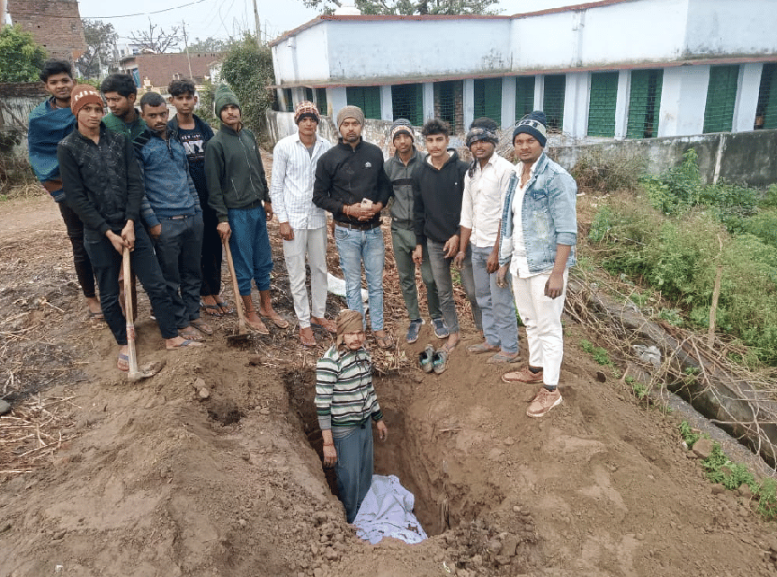Lightning fell buffalo katra burnt to ashes in Hathras