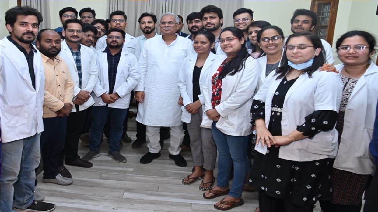 Junior doctors strike ends in raipur chhattisgarh