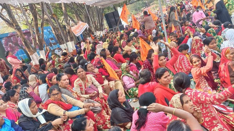 anganwadi workers protest in indore