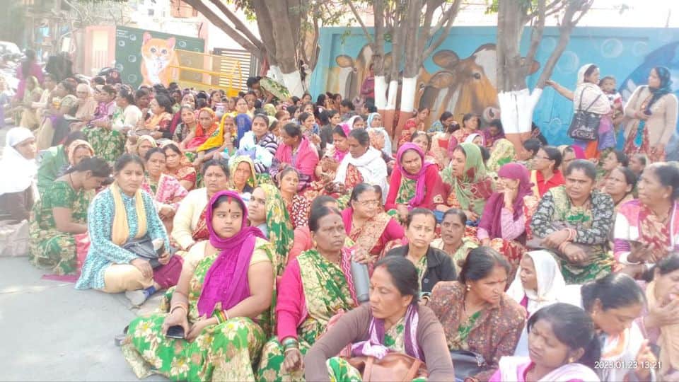 anganwadi workers protest in indore