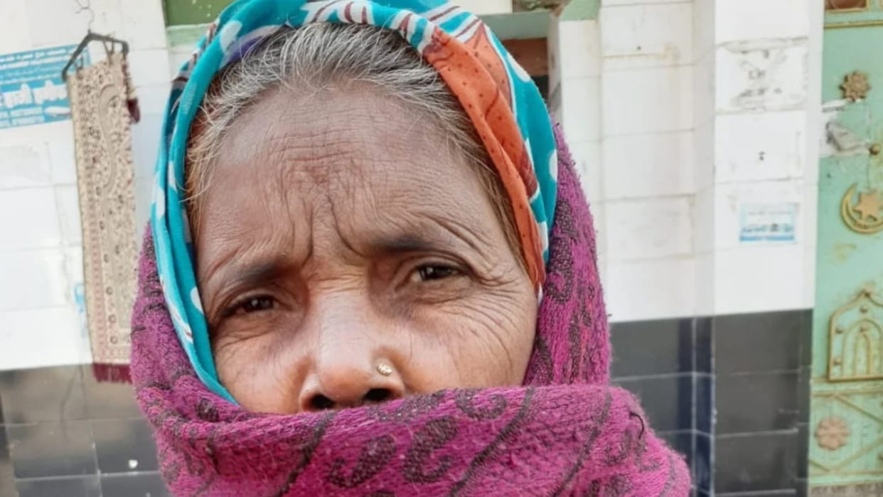 Hundreds of unemployed women cheated lakhs by giving fake passbook of Sukanya Samridhi account