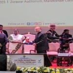 सराहनीय कार्य के लिए निर्वाचन आयोग को पुरस्कार