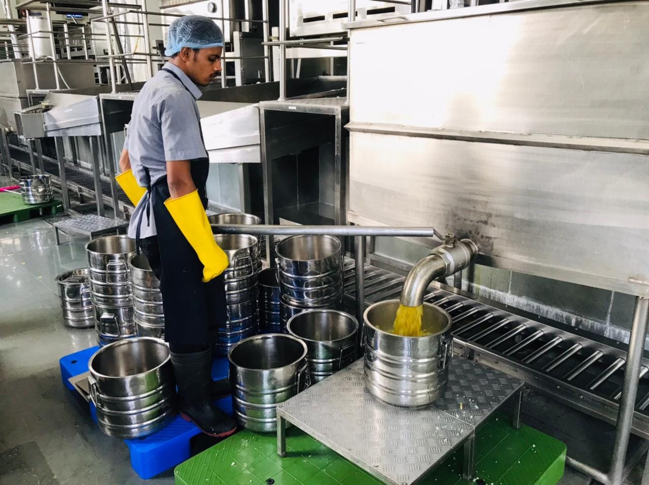 Bhopal News: State's first mechanized kitchen inaugurated, 20 thousand rotis and 12 thousand liters of pulses