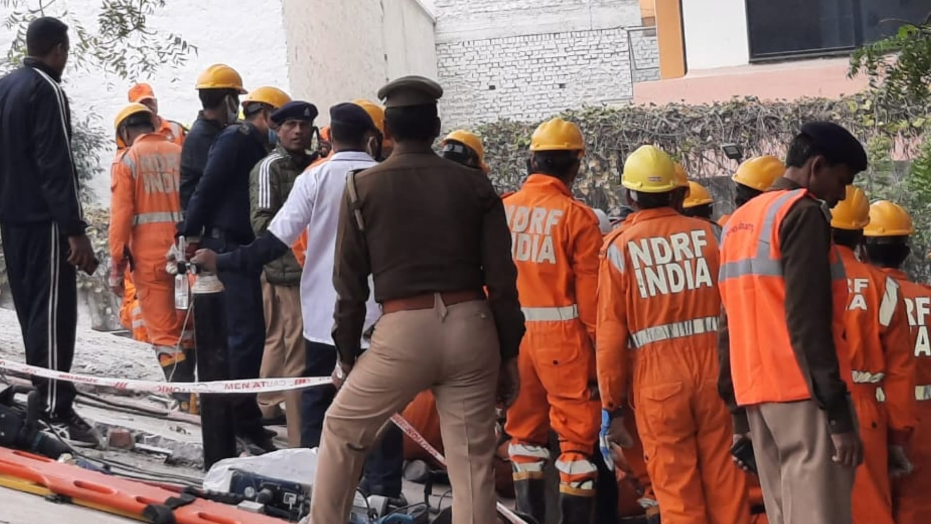 Rescue work continue in yazdan apartment collapse case.