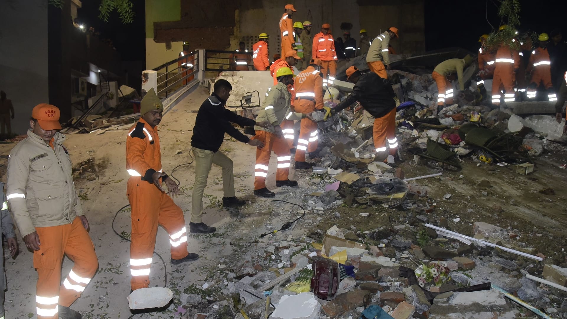 Rescue work continue in yazdan apartment collapse case.