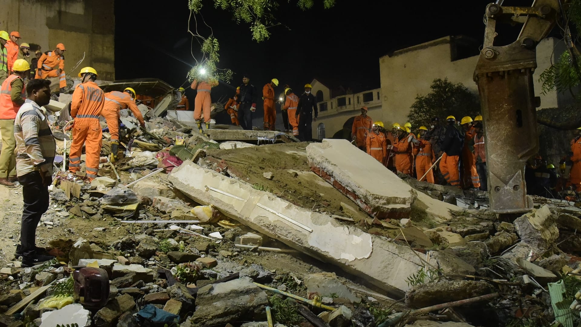 Rescue work continue in yazdan apartment collapse case.