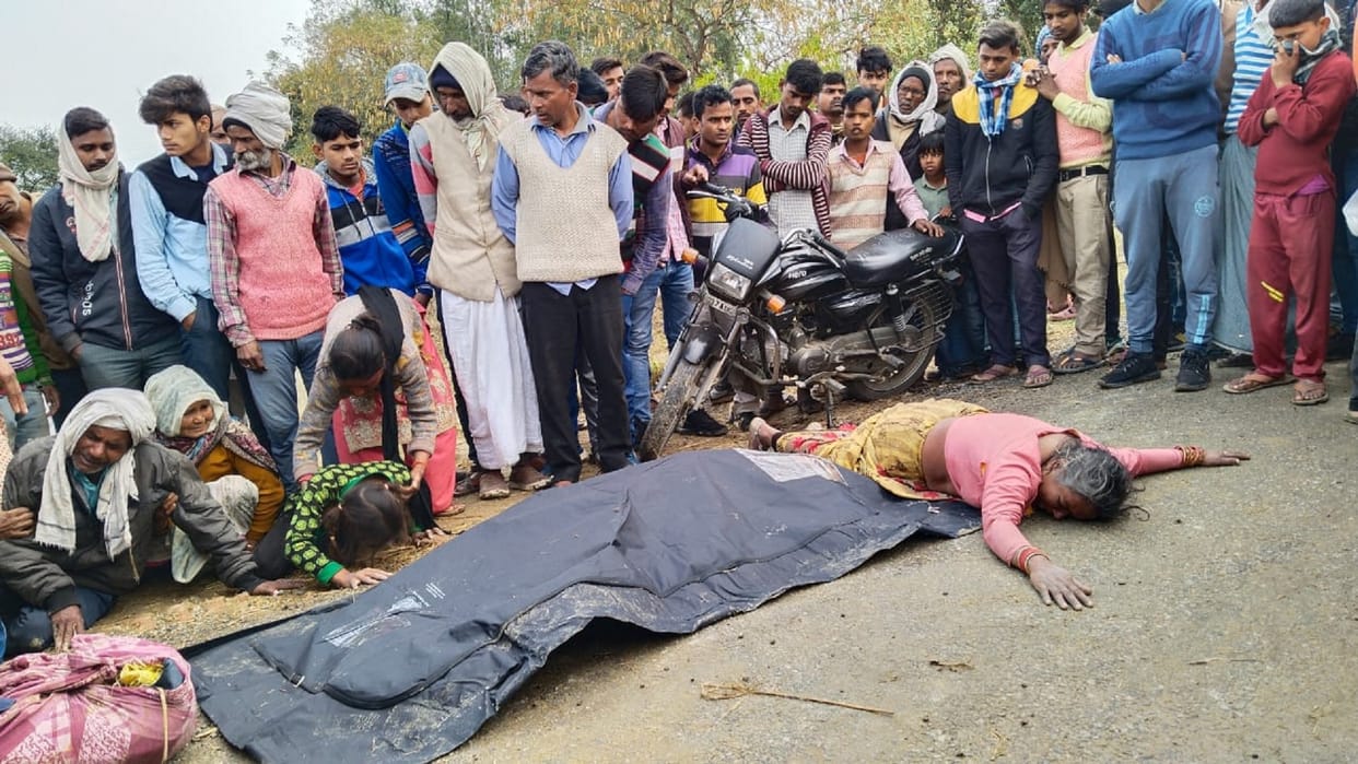Dead Body thrown in a sack after killing crying father says police kept running for police station and chowki