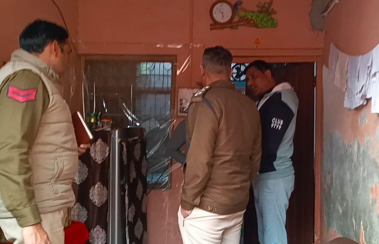 Deadly attack on businessman's wife, ran away with jewelry and cash worth 5 lakhs