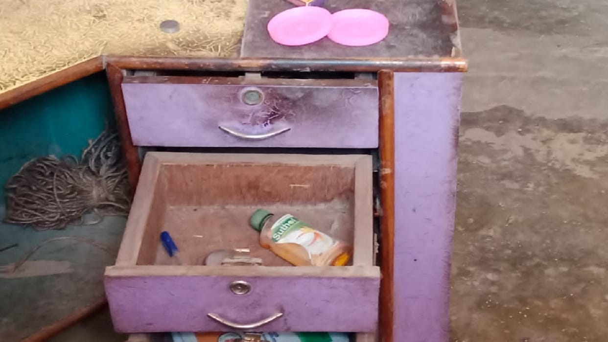 theft by breaking into government ration shop in chhattisgarh korba