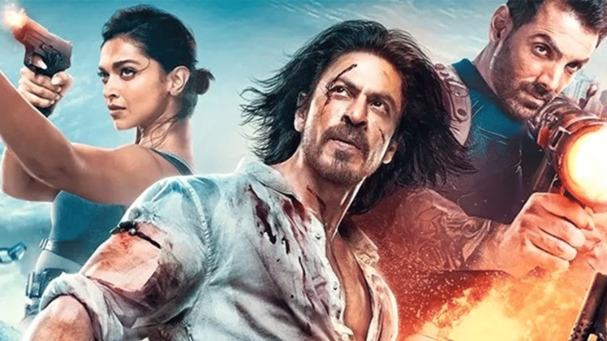 Shahrukh Khan and Deepika Padukone starrer Pathaan fans got crazy and do film promotion in different style