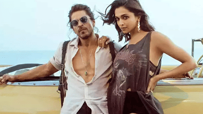 Pathaan Twitter Review Shah Rukh Khan Deepika Padukone and john Abraham spy thriller won audience heart