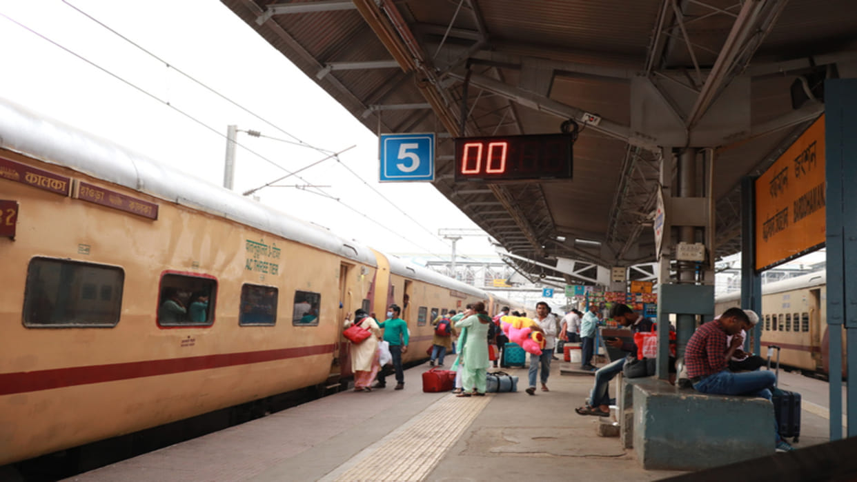 Indian Railways: Now luggage will not be stolen in trains, luggage will be safe in otp based digital locker