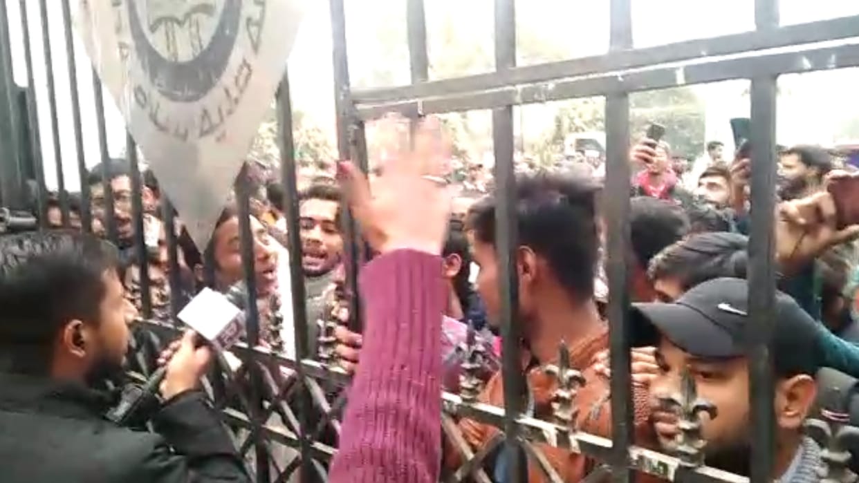 Jamia Millia islamia university to screen bbc documentary on modi students claim police arrest one