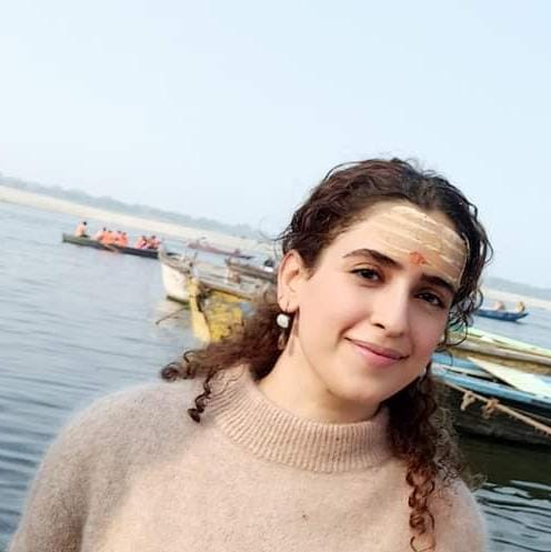 Actress Sanya Malhotra on Kashi tour, visited Baba and said- 'Such peace and peace is nowhere else'