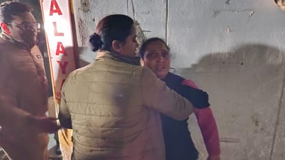 Lucknow Building Alaya Apartment accident Screams kept echoing from the debris Relatives kept crying outside