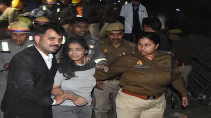 Lucknow Building Alaya Apartment accident Screams kept echoing from the debris Relatives kept crying outside