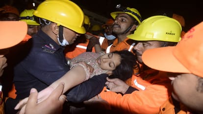 Lucknow Building Alaya Apartment accident Screams kept echoing from the debris Relatives kept crying outside