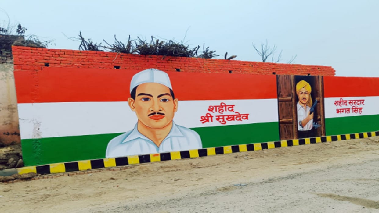 Anil painted martyr Bhagat Singh and other pictures on walls of his house in village Kuti of Sanjeev Balyan