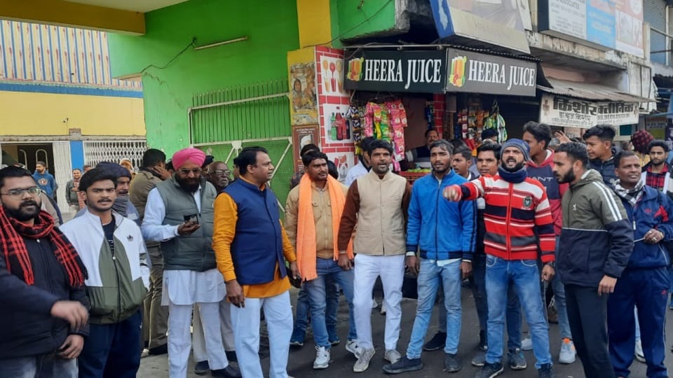 Shahrukh Khan Pathaan Movie release Today Protest in all over Uttarakhand