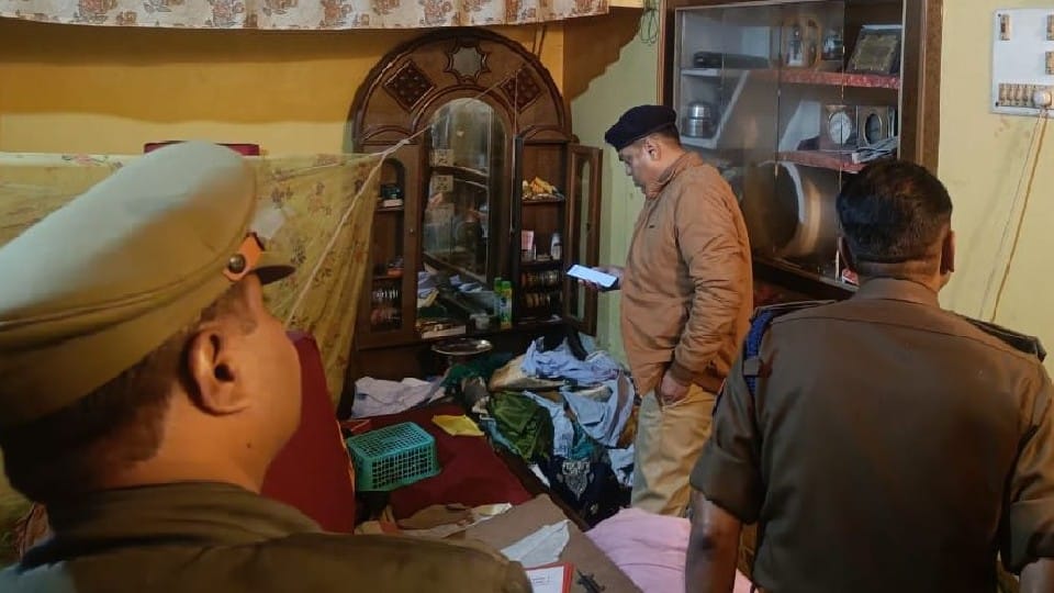 Several stabs on SP Leader Sartaj khan face with a knife in Shahjahanpur
