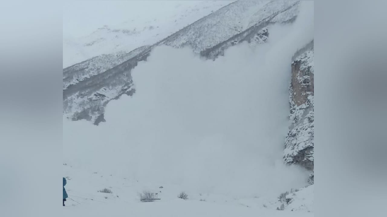 Himachal weather, Avalanche occurred at three places, warning for five districts, 239 roads including Atal Tun