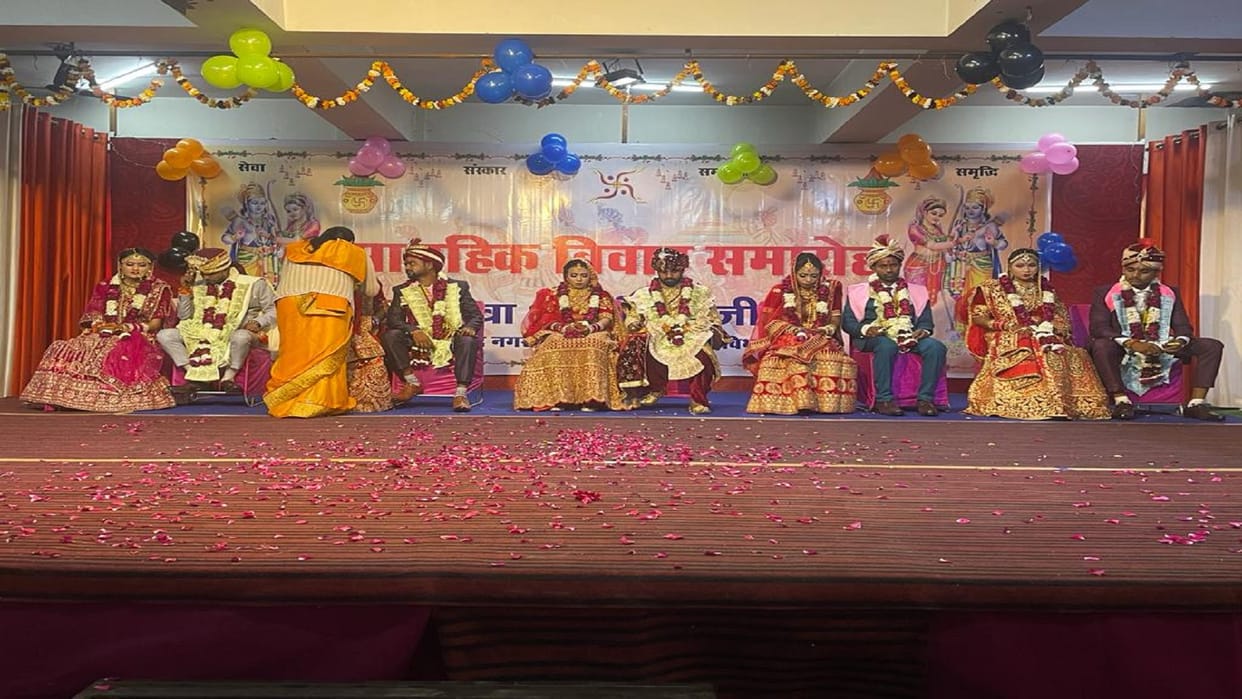 Delhi Mass marriage of 100 girls from deprived and neglected families