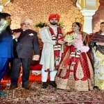 शादी में पहुंचे वसुंधरा राजे और सांसद दुष्यंत सिंह।