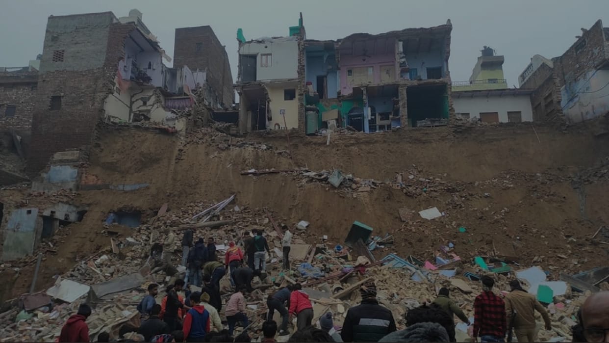 Big Incident in Agra Wall of house collapse during excavation in basement in Dharamshala