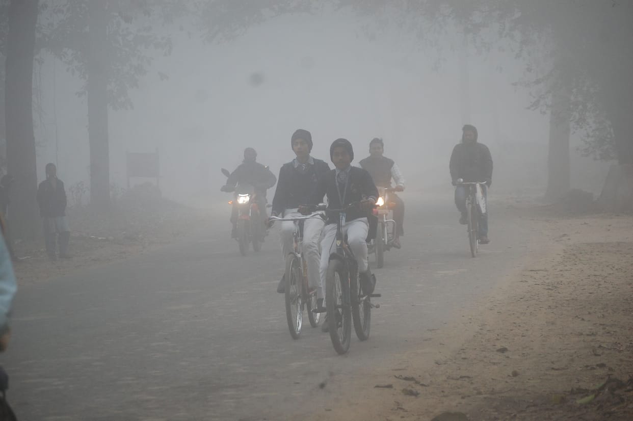 brake on speed of vehicles due to fog in morning