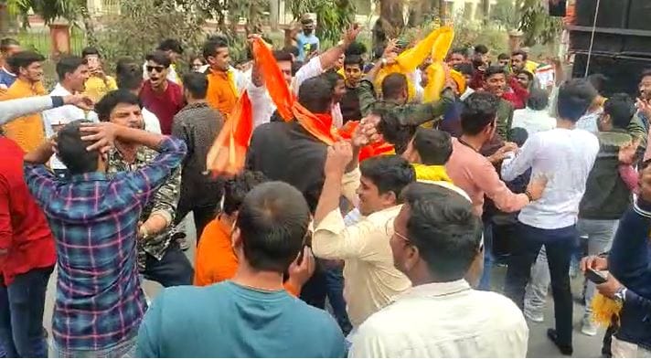Video of BHU goes viral: 'Lahariya Luta e Raja' and Jai Shri Ram slogans by the students