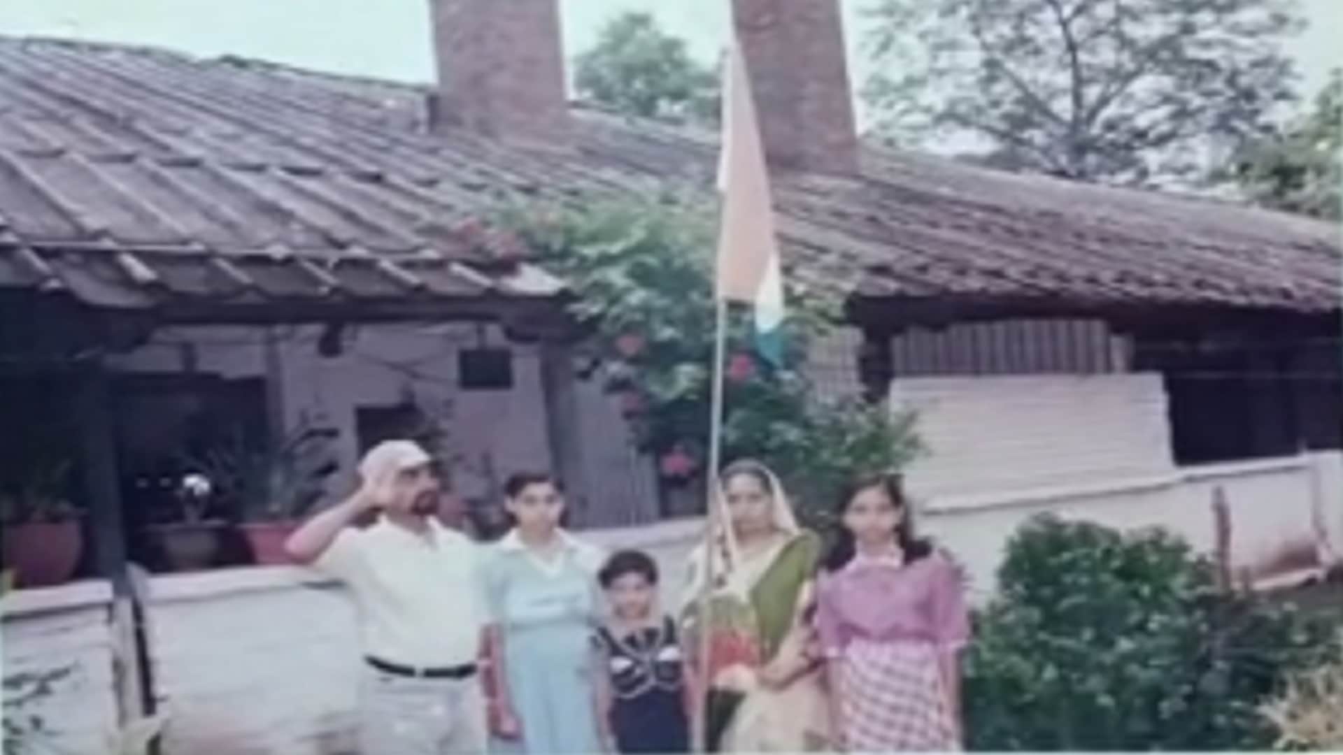 chhattisgarh republic day; srivastava family hoists flag every day in bilaspur