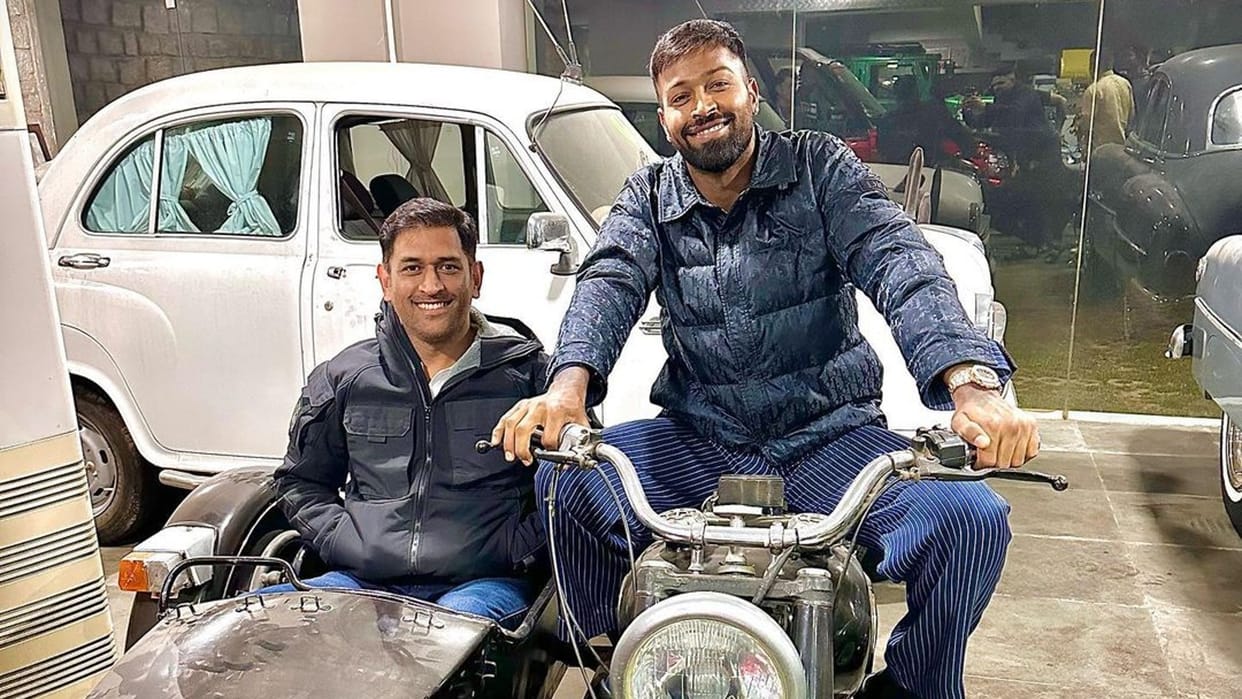 Hardik Pandya reaches MS Dhoni house in Ranchi shared photo with caption sholay 2 coming soon