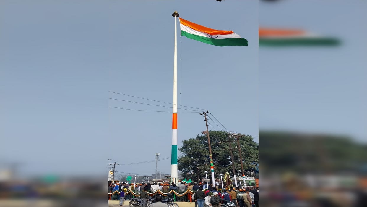 Charan Singh Chowk became memorable hoisted 122 feet high national flag in bijnor