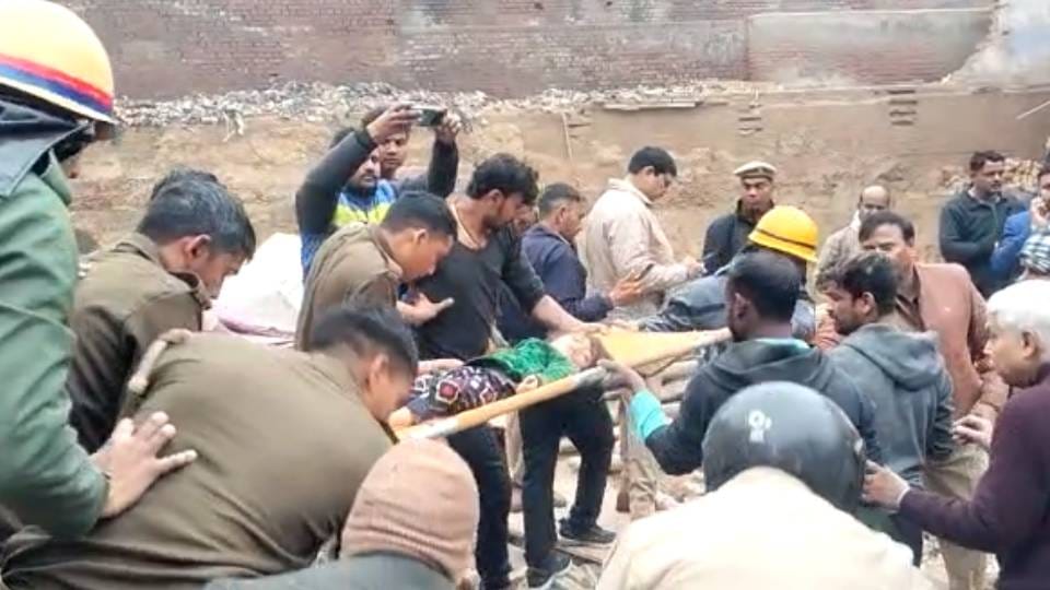 Big Incident in Agra Wall of house collapse during excavation in basement in Dharamshala