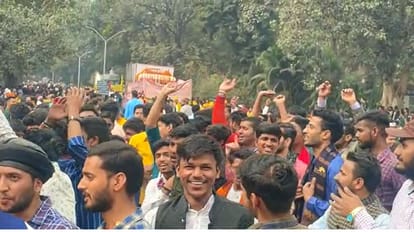 Video of BHU goes viral: 'Lahariya Luta e Raja' and Jai Shri Ram slogans by the students