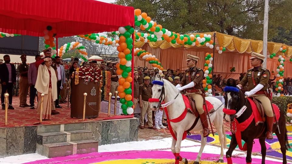 Republic Day was celebrated with enthusiasm and freedom fighters and families of martyrs were honored in Agra