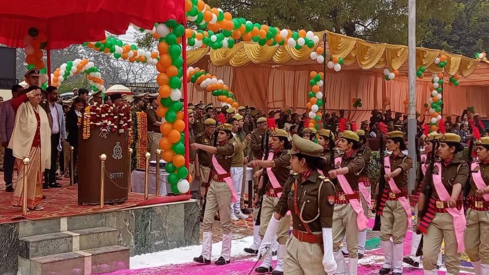 Republic Day was celebrated with enthusiasm and freedom fighters and families of martyrs were honored in Agra