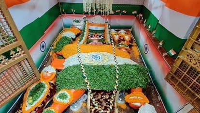 grand decoration of Lete Hanuman ji in the form tricolor of republic day 2023