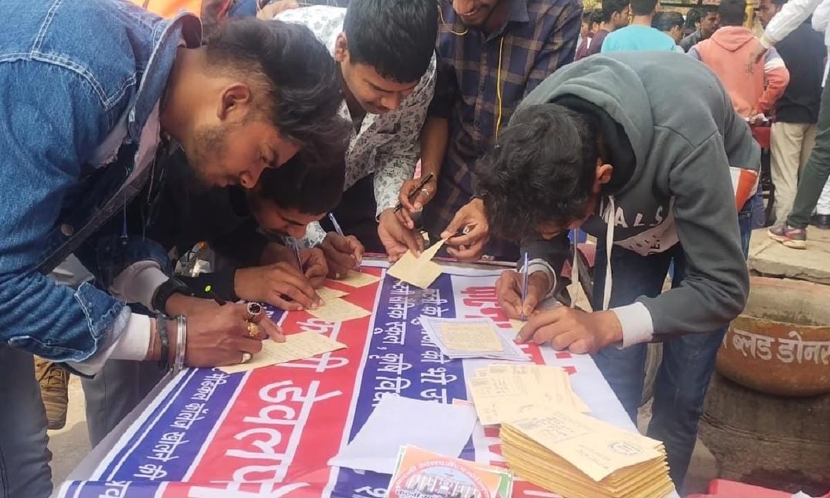 Thousands of Postcards to PM for medical college in Katni