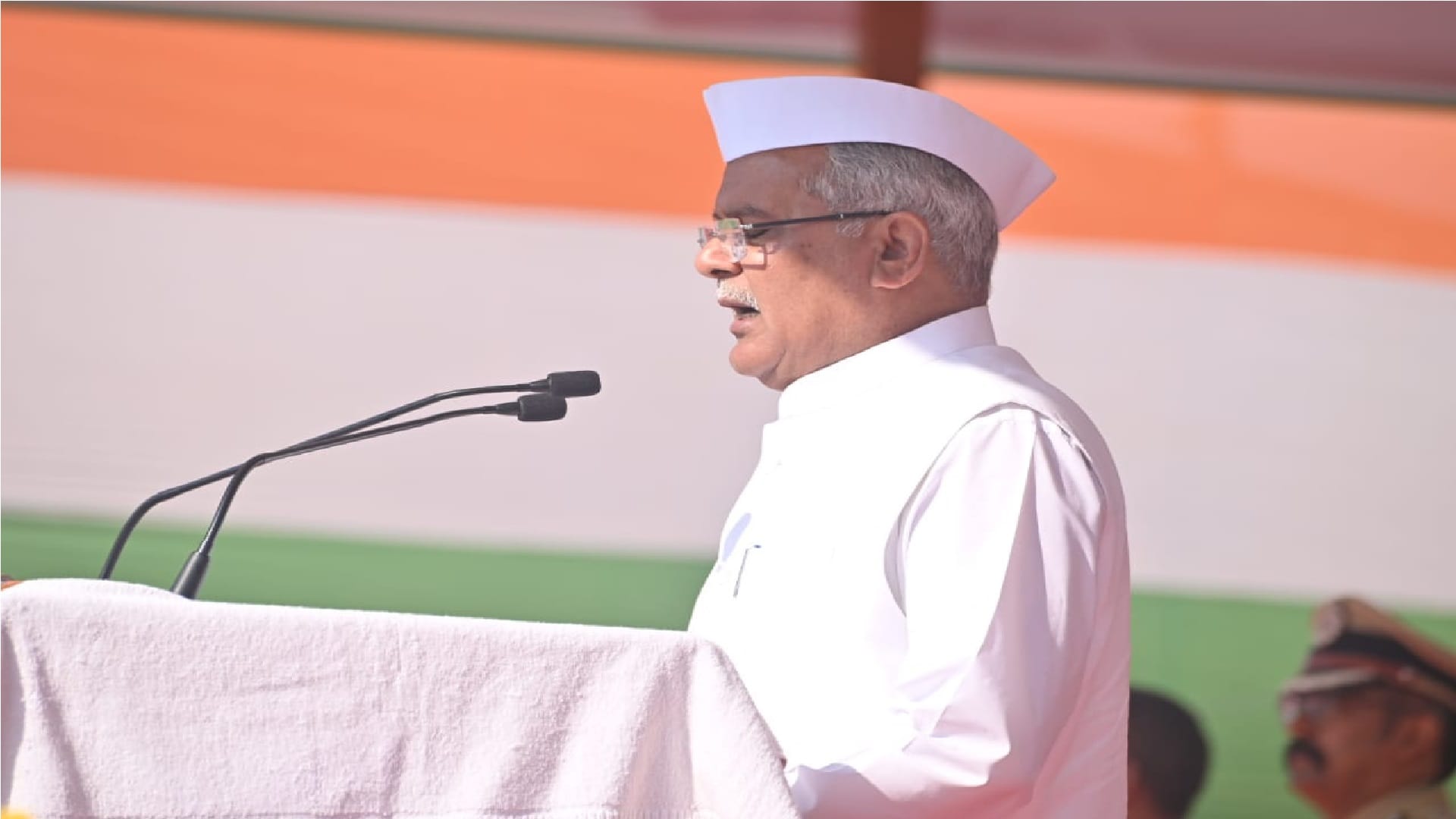 74th Republic Day CM Bhupesh hoistedt iranga in LalBagh jaddalpur CG